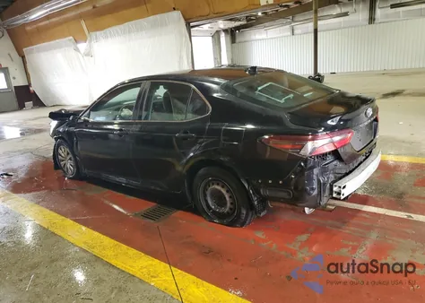 2021 Toyota Camry Le z USA, uszkodzony, nr VIN 4T1C31AK7MU547853